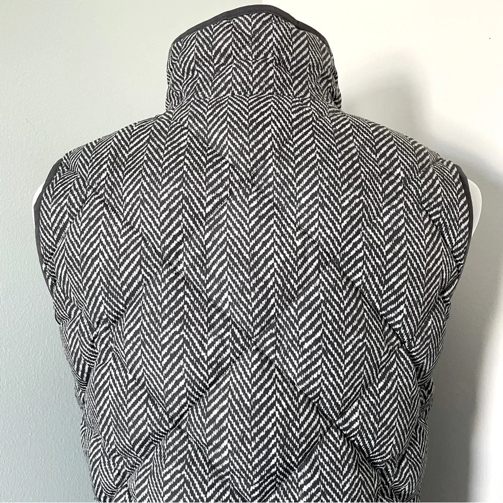 J. Crew Excursion Quilted Herringbone Down Vest Zip Up Gray & White Size S